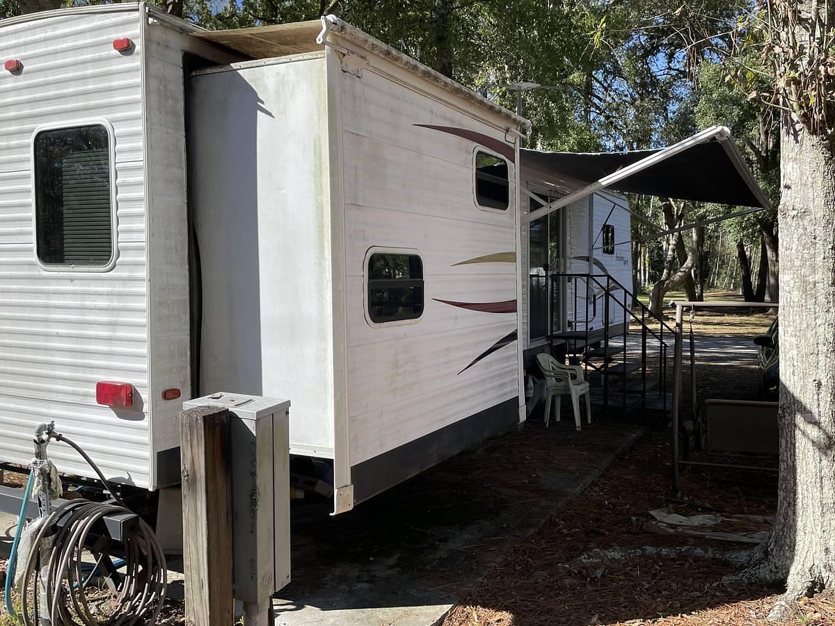 Used 2008 Thor Freedom Spirit 37Q Travel Trailer