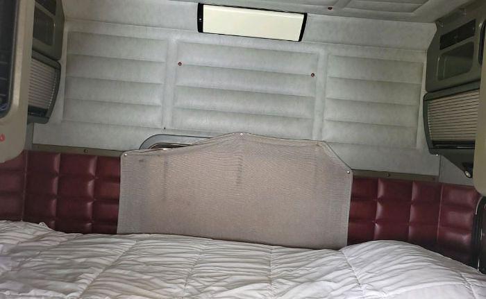 Used 2000 Peterbilt 379 Timpte Grain Hopper Trailer2000 PETERBILT 379 Sleeper Truck & 2023 Timpte Grain Hopper Trailer