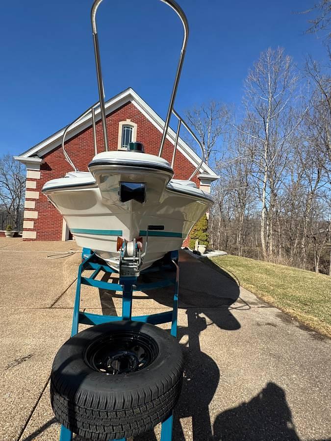 Used 1993 Rinker Fiesta Vee 260 Cruiser