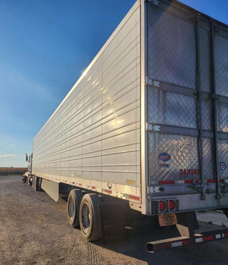Used 2021 Utility 3000R Reefer Trailer