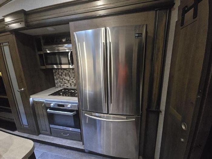 Used 2019 Keystone Montana 3855BR