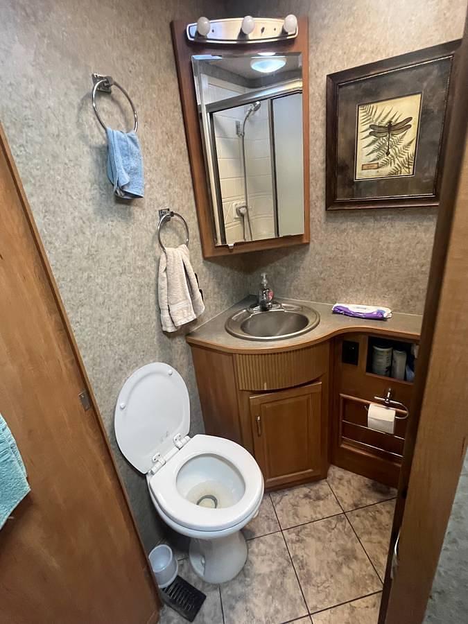 Used 2008 Winnebago Adventurer