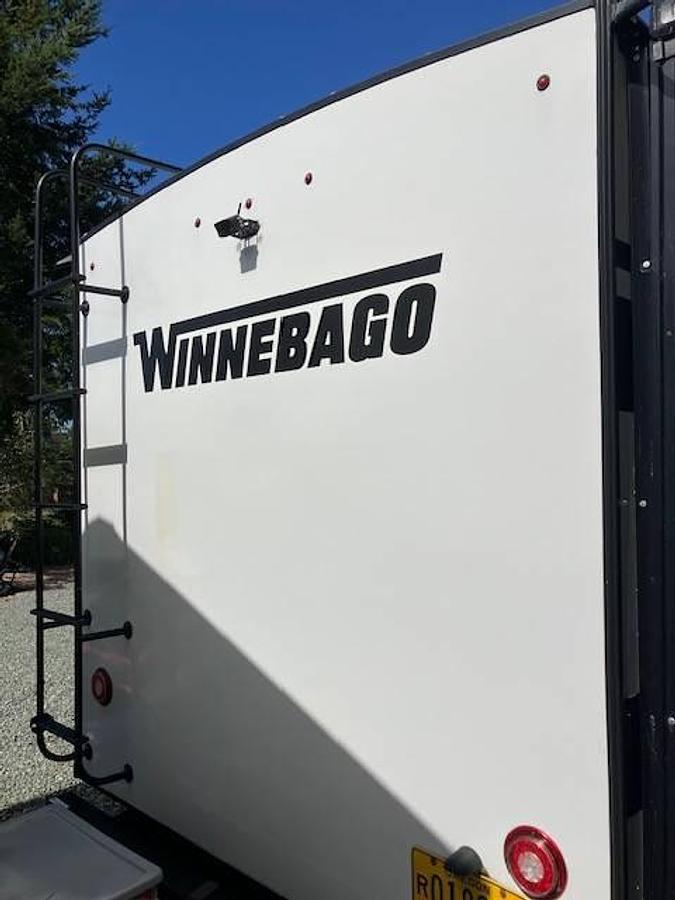 Used 2023 Winnebago Micro Minnie 2108DS Travel Trailer