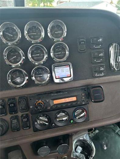 Used 2011 Peterbilt 384