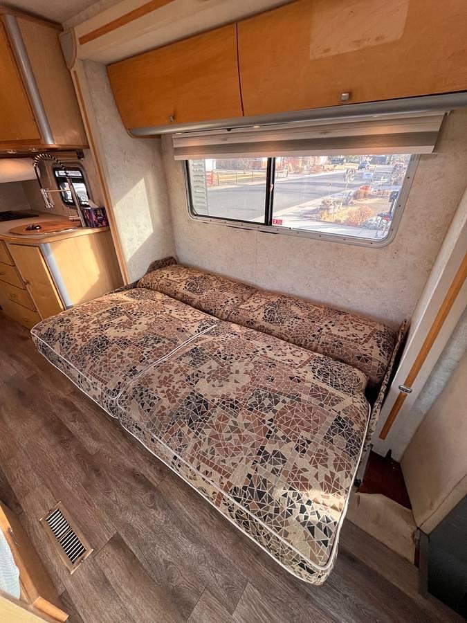 Used 2006 Winnebago Navion Itasca Rv