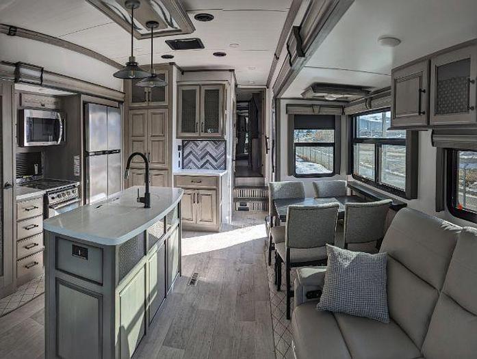 Used 2022 Keystone Montana 3931FB