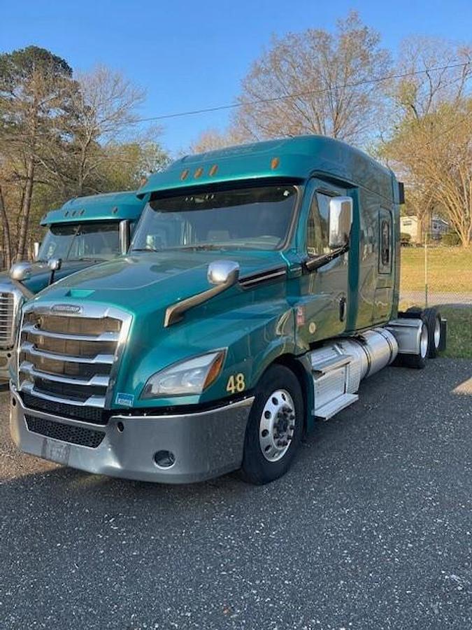 Used 2020 Freightliner Cascadia