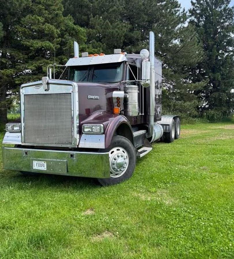 Used 2000 Kenworth W900B