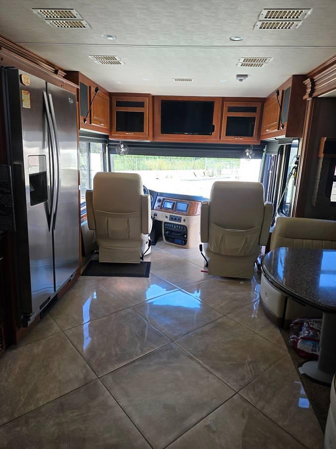 Used 2015 Fleetwood Discovery 40G Class A Motorhome