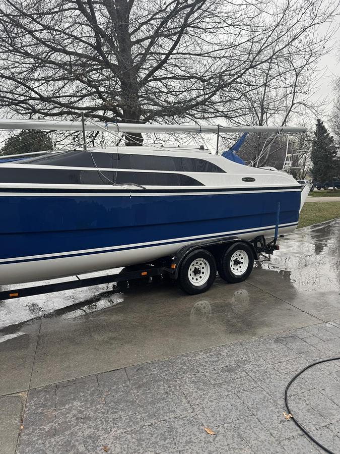 Used 2004 MacGregor 26m Sailboat