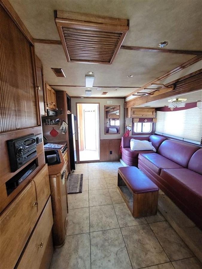 Used 2004 Sooner Horse Trailer