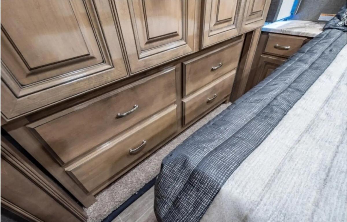 Used 2020 Thor Motor Coach Palazzo 33.5