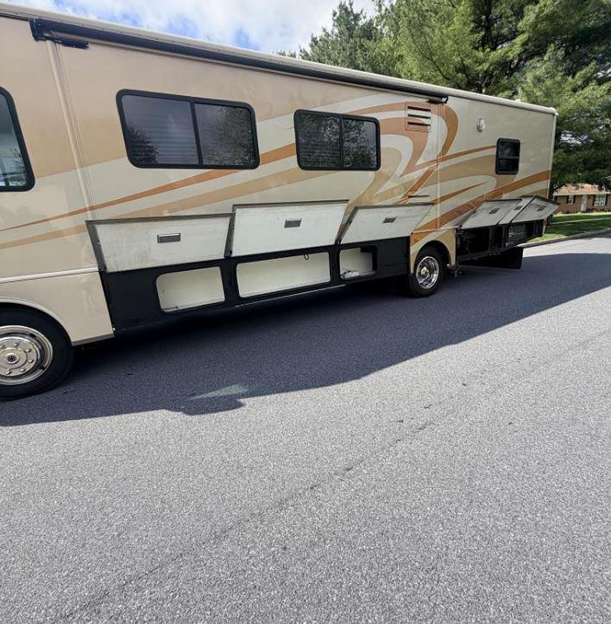 Used 2007 Fleetwood Bounder 35E
