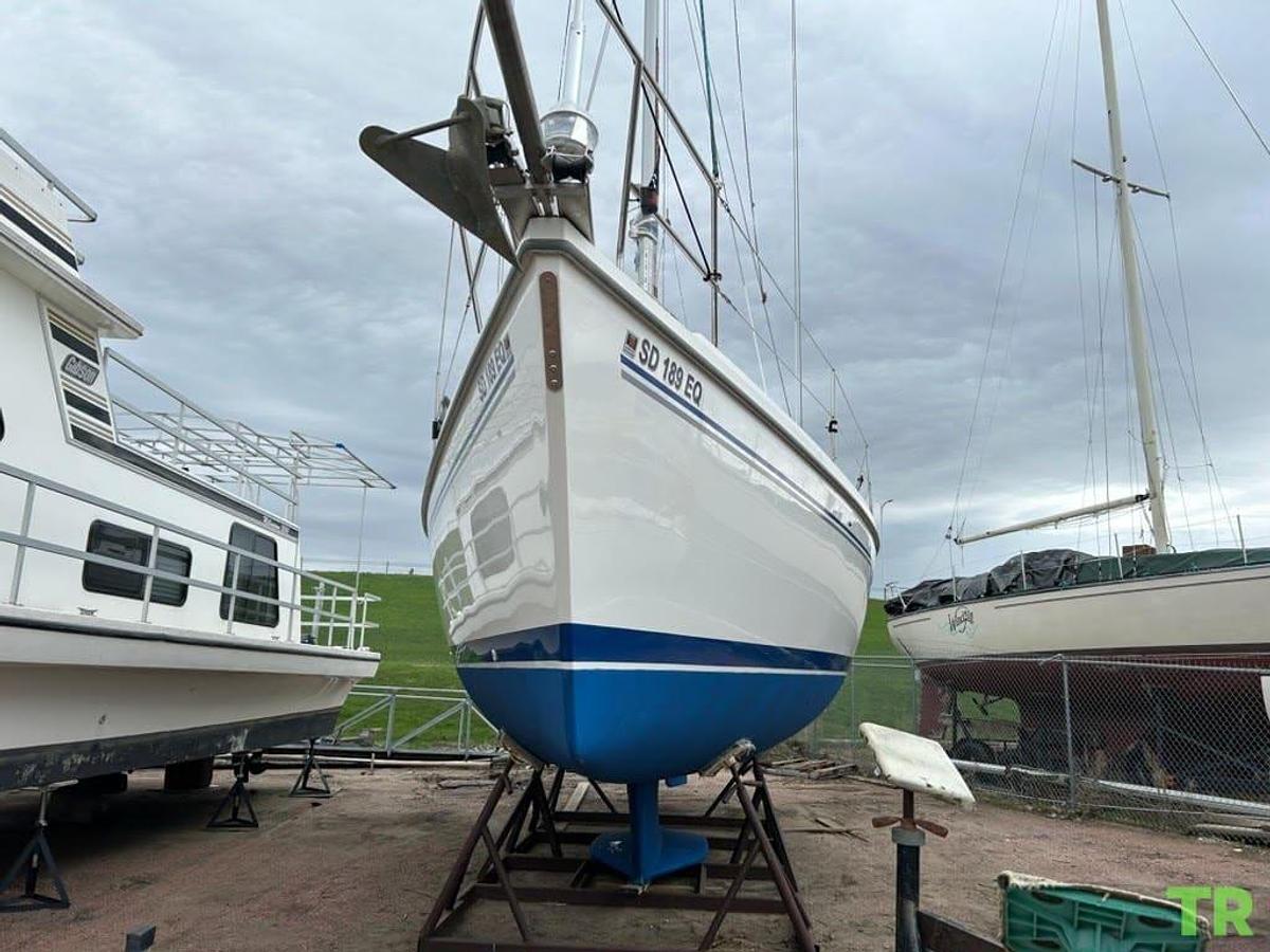 Used 2004 Catalina 350