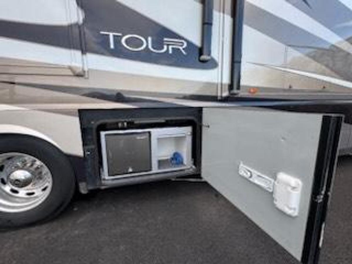 Used 2014 Winnebago Tour 42QD Class A Motorhome