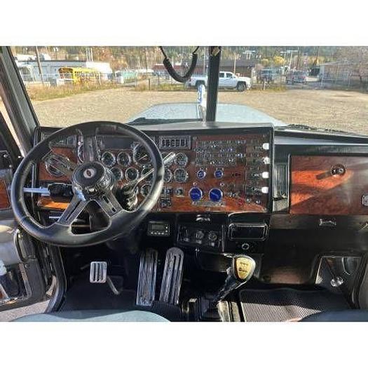 Used 1998 Peterbilt 379 Sleeper Truck