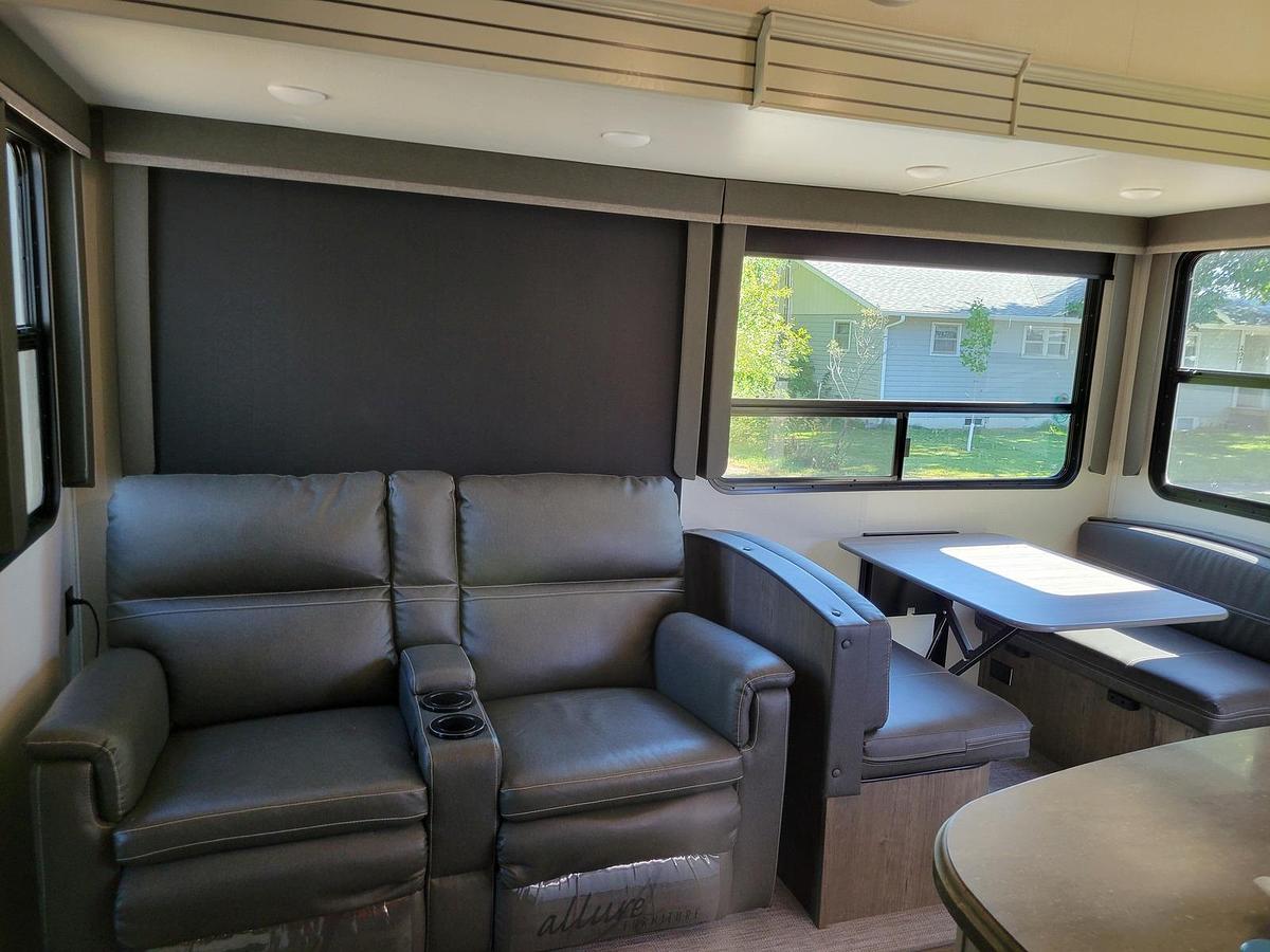 Used 2022 Keystone Cougar 364BHL