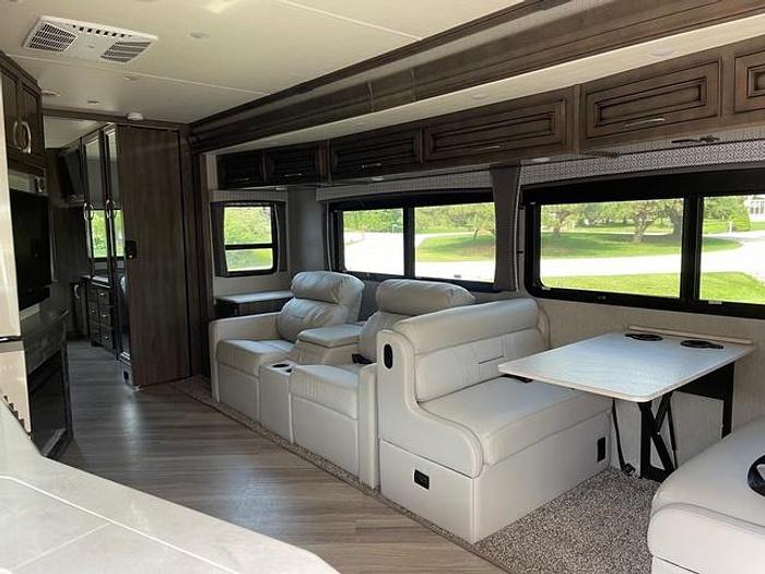 Used 2022 Holiday Rambler Vacationer 33C