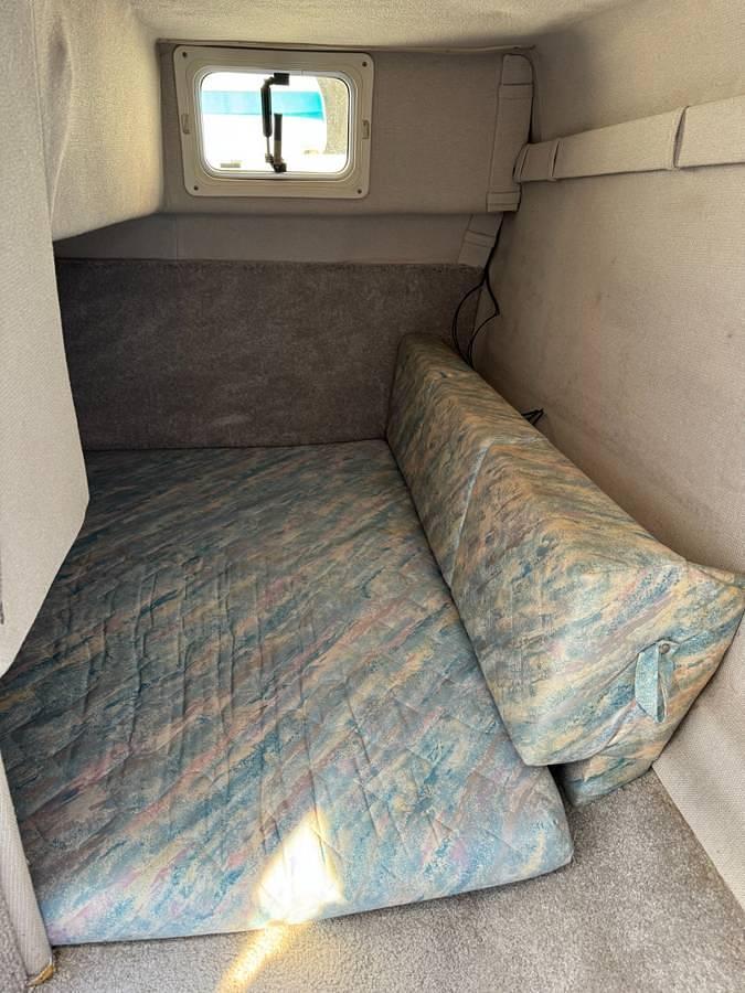 Used 1993 Rinker Fiesta Vee 260 Cruiser