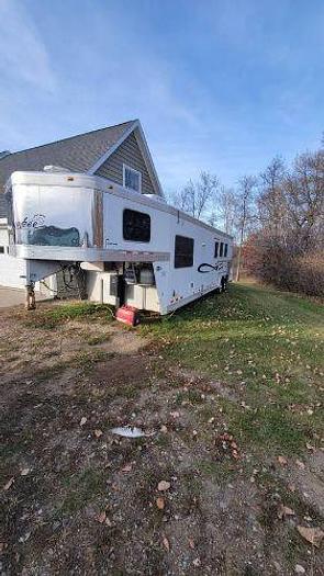 Used 2011 Cherokee Tomahawk Horse Trailer