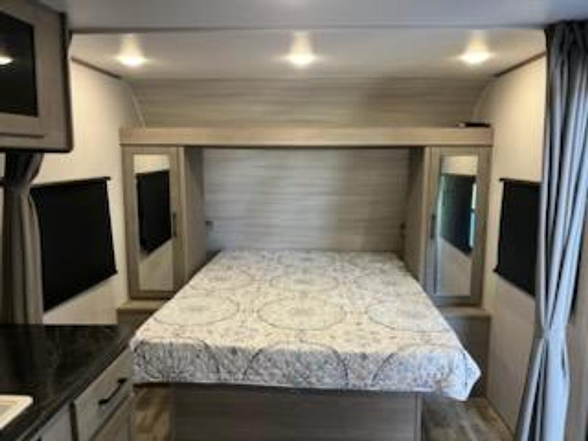 Used 2022 Dutchman Kodiak SE 22SBH Travel Trailer
