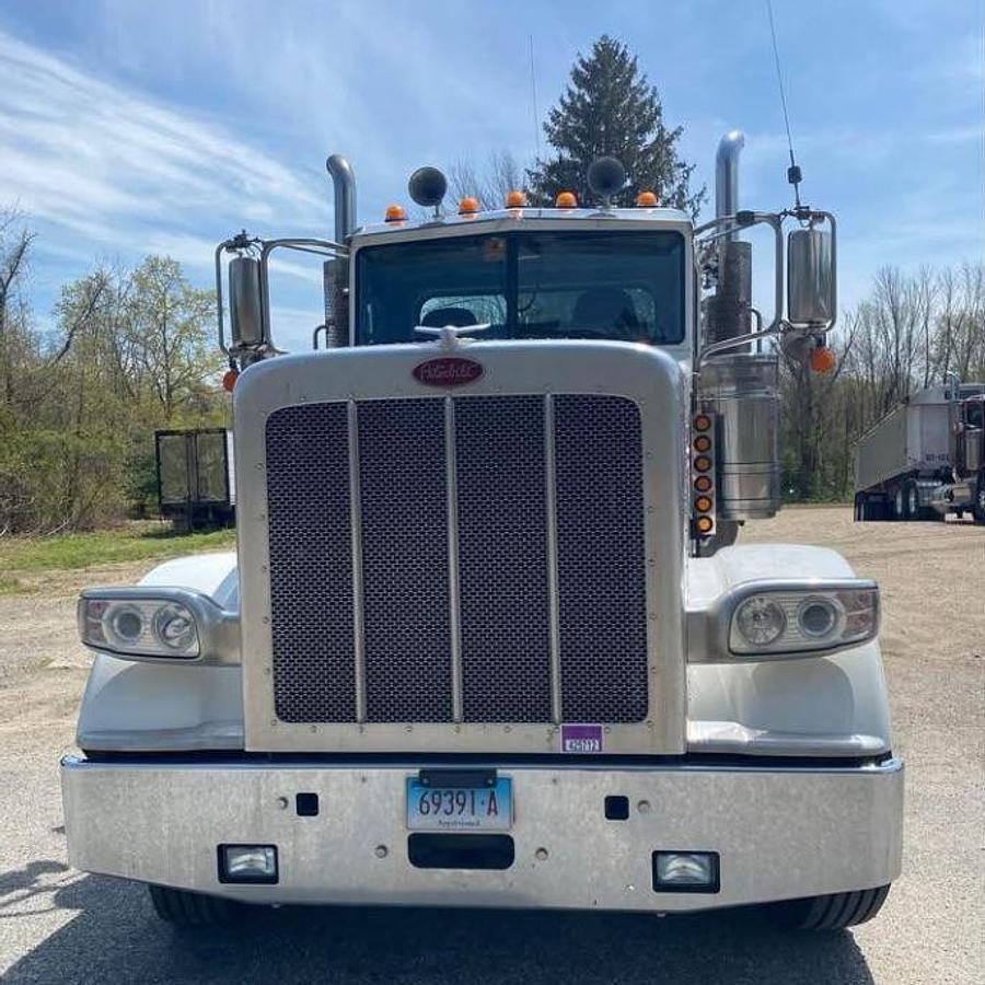 Used 2020 Peterbilt 389