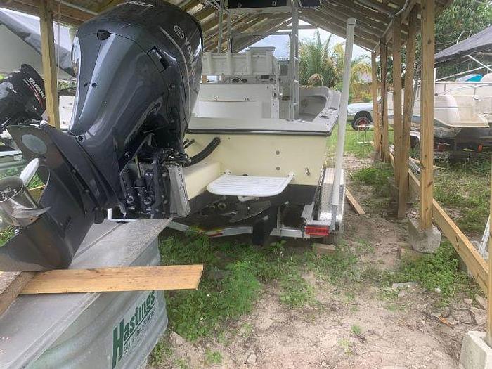 Used 1989 Larson Center Console Powerboat