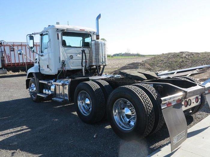 Used 2015 Mack Pinnacle CXU613