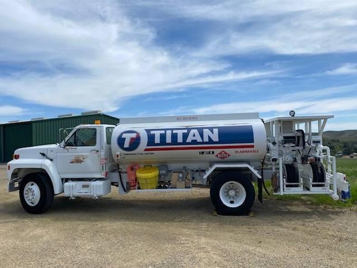 Used 1987 Ford F700 Jet A Fuel Truck