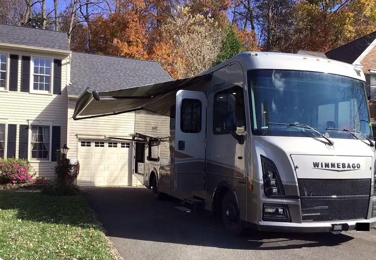 Used 2025 Winnebago Sunstar 29NP Class A Motorhome