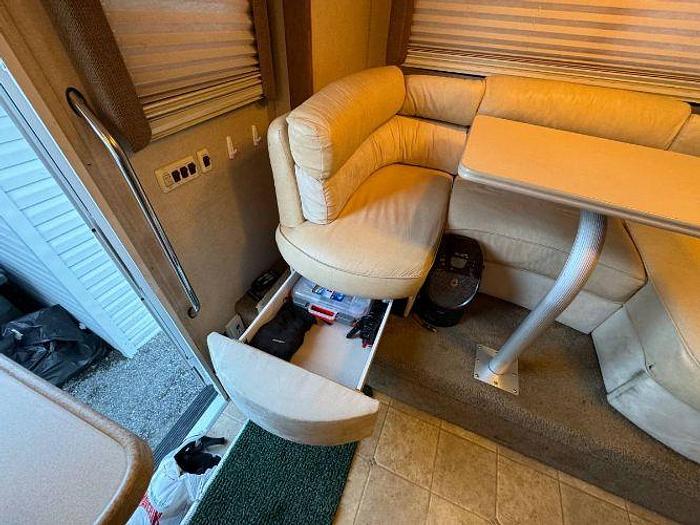 Used 2006 Lance 1181 MAX CAMPER