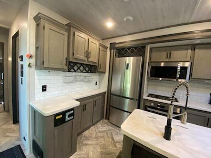 Used 2021 Keystone Residence 401LOFT