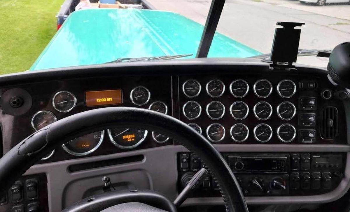 Used 2016 Peterbilt 389