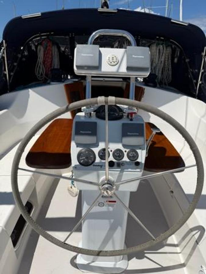 Used 2004 Catalina 350