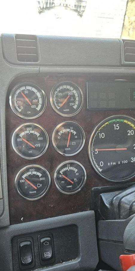 Used 2002 Freightliner Century 120