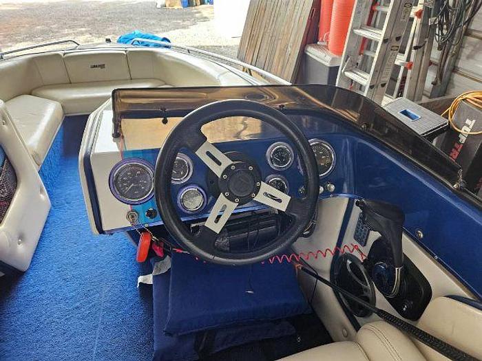 Used 1986 Commander Power Boat