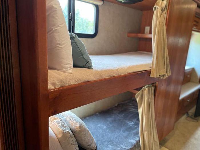 Used 2011 Monaco KNIGHT 40PBT