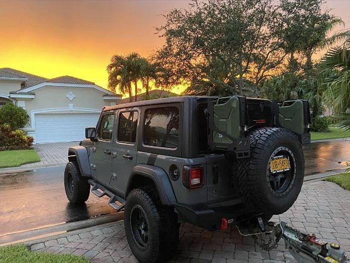 Used 2018 JEEP Wrangler Unlimited Sport