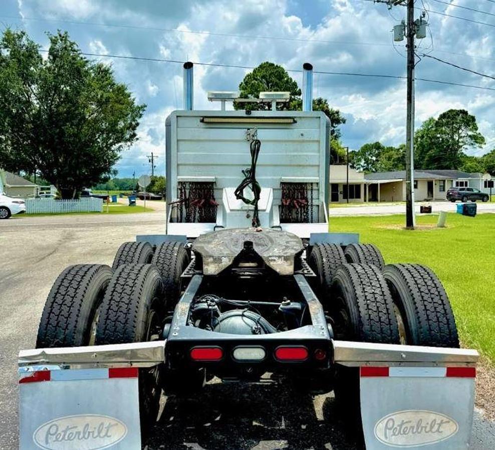 Used 2020 PETERBILT 389 Sleeper Semi Truck