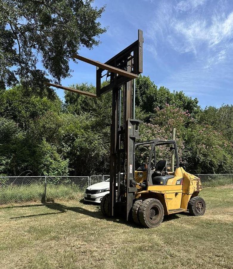 Used 2016 CATERPILLAR DP70N Forklift