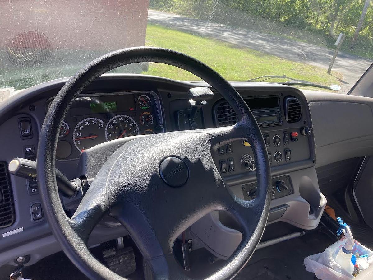 Used 2016 Freightliner M2106 Box Truck