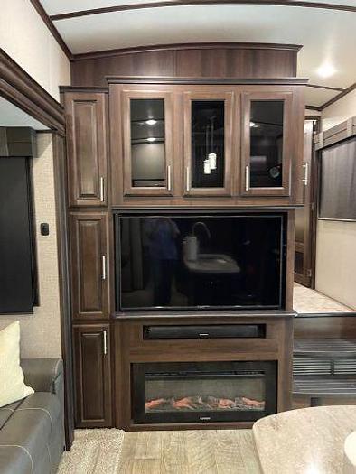 Used 2019 Jayco North Point 379DBFS