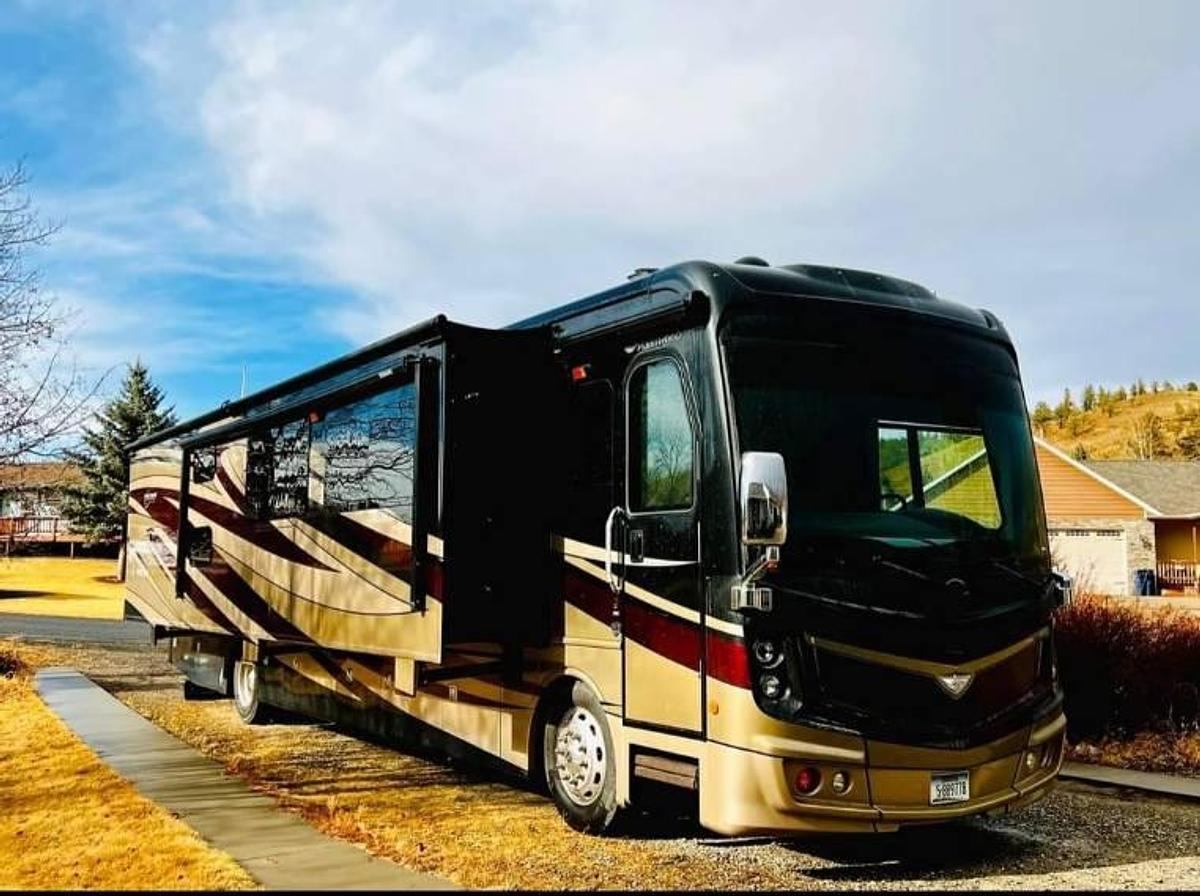 Used 2017 Fleetwood Discovery 39G