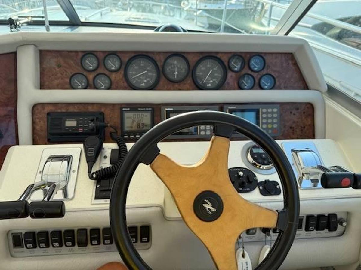 Used 1994 Sea Ray 370 Sundancer Powerboat