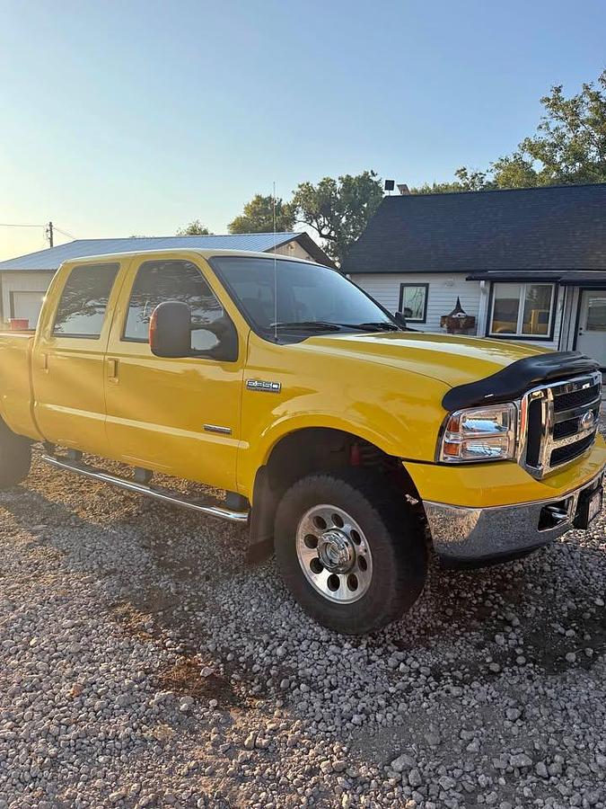 Used 2005 Ford F-350 Super Duty Crew Cab Lariat 4x4 6.0L Power Stroke