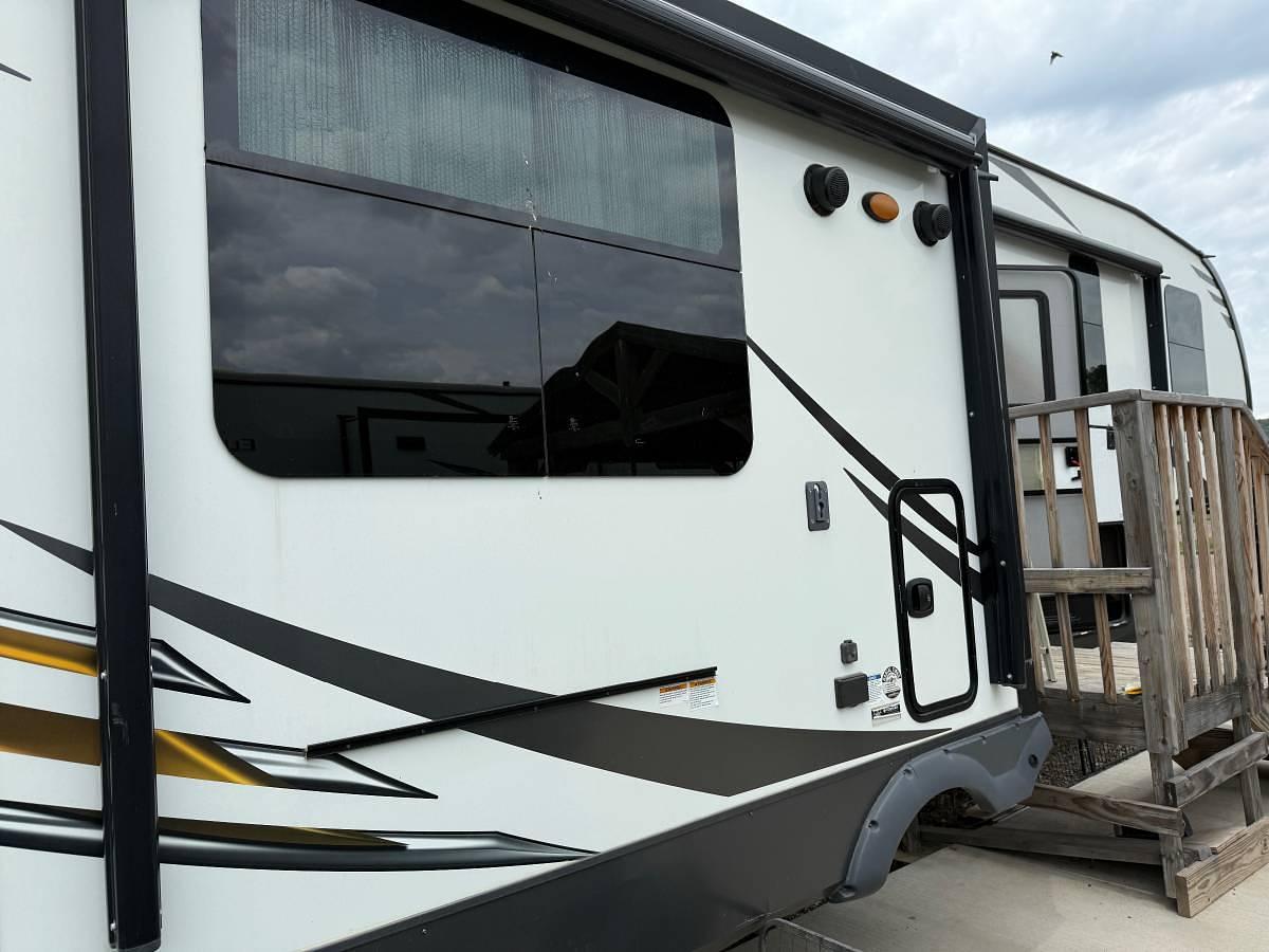 Used 2019 Forest River Rockwood Signature Ultra Lite 8299BS Fifth Wheel
