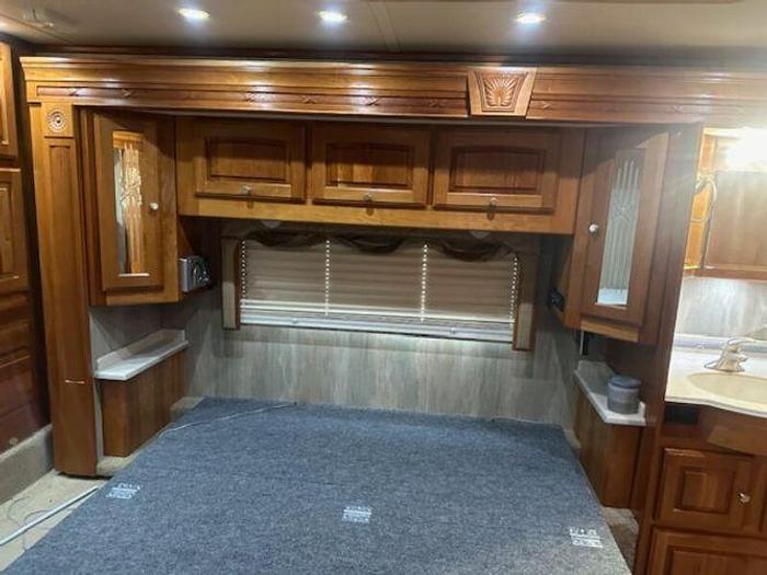 Used 2005 Holiday Rambler Navigator 45PBT