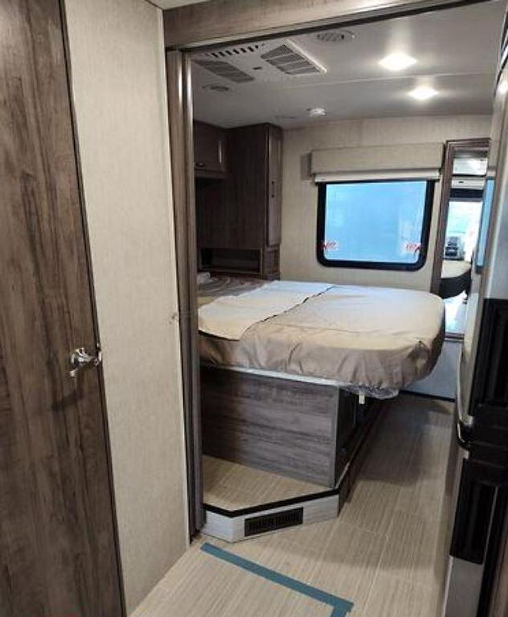 Used 2022 Winnebago Adventurer 29B Class A Motorhome