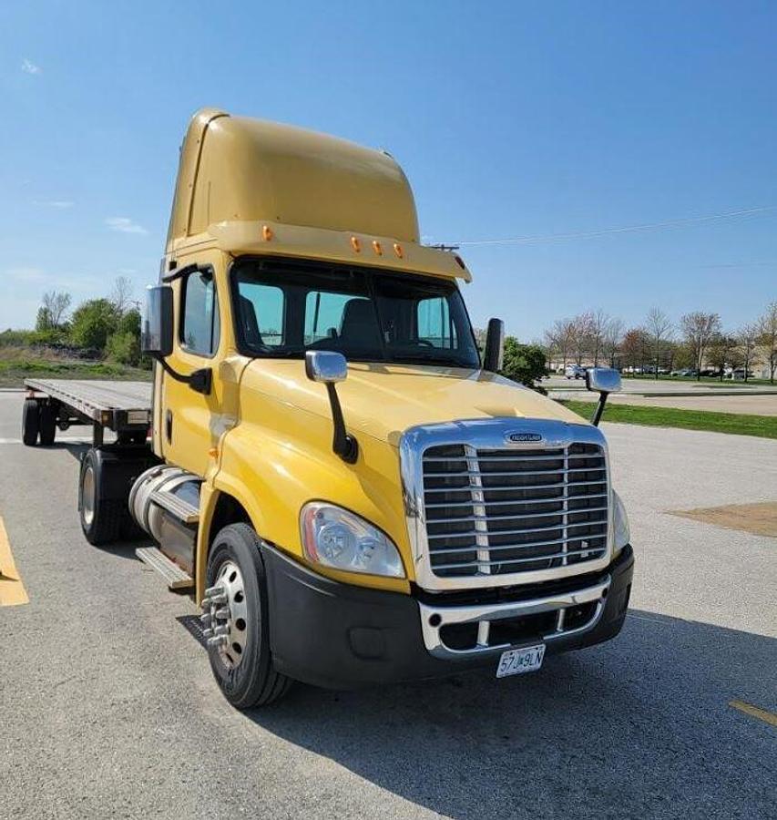 Used 2012 FREIGHTLINER CASCADIA 113