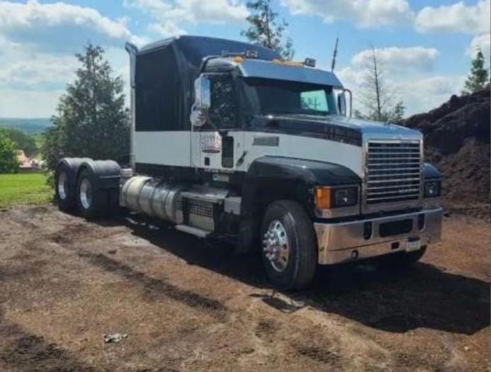 Used 2018 Mack Pinnacle CHU613